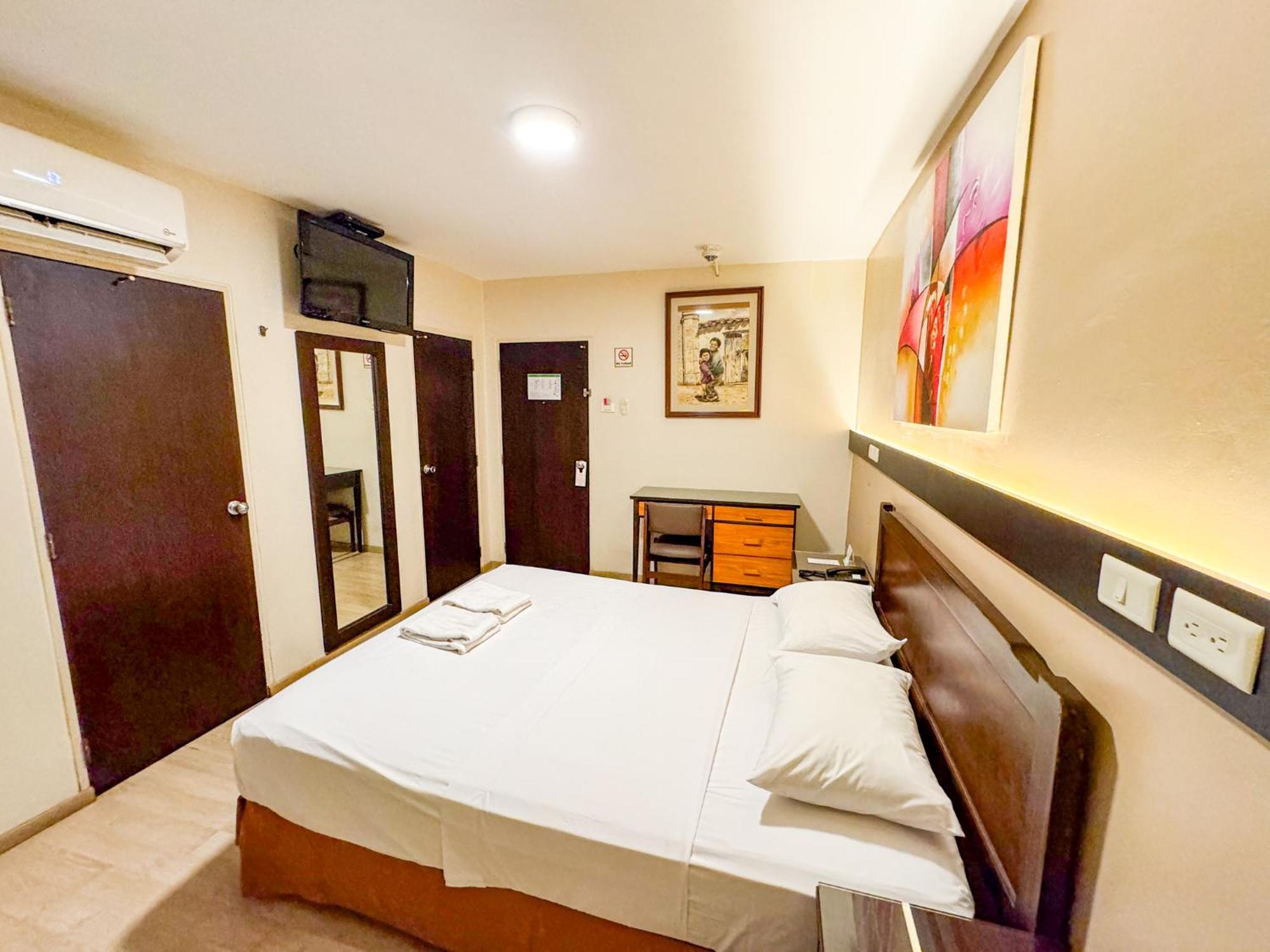 Gh Alexander Hotel جواياكيل المظهر الخارجي الصورة