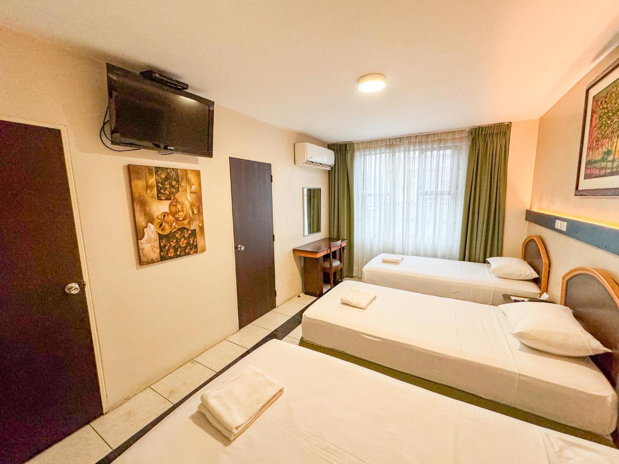 Gh Alexander Hotel جواياكيل المظهر الخارجي الصورة