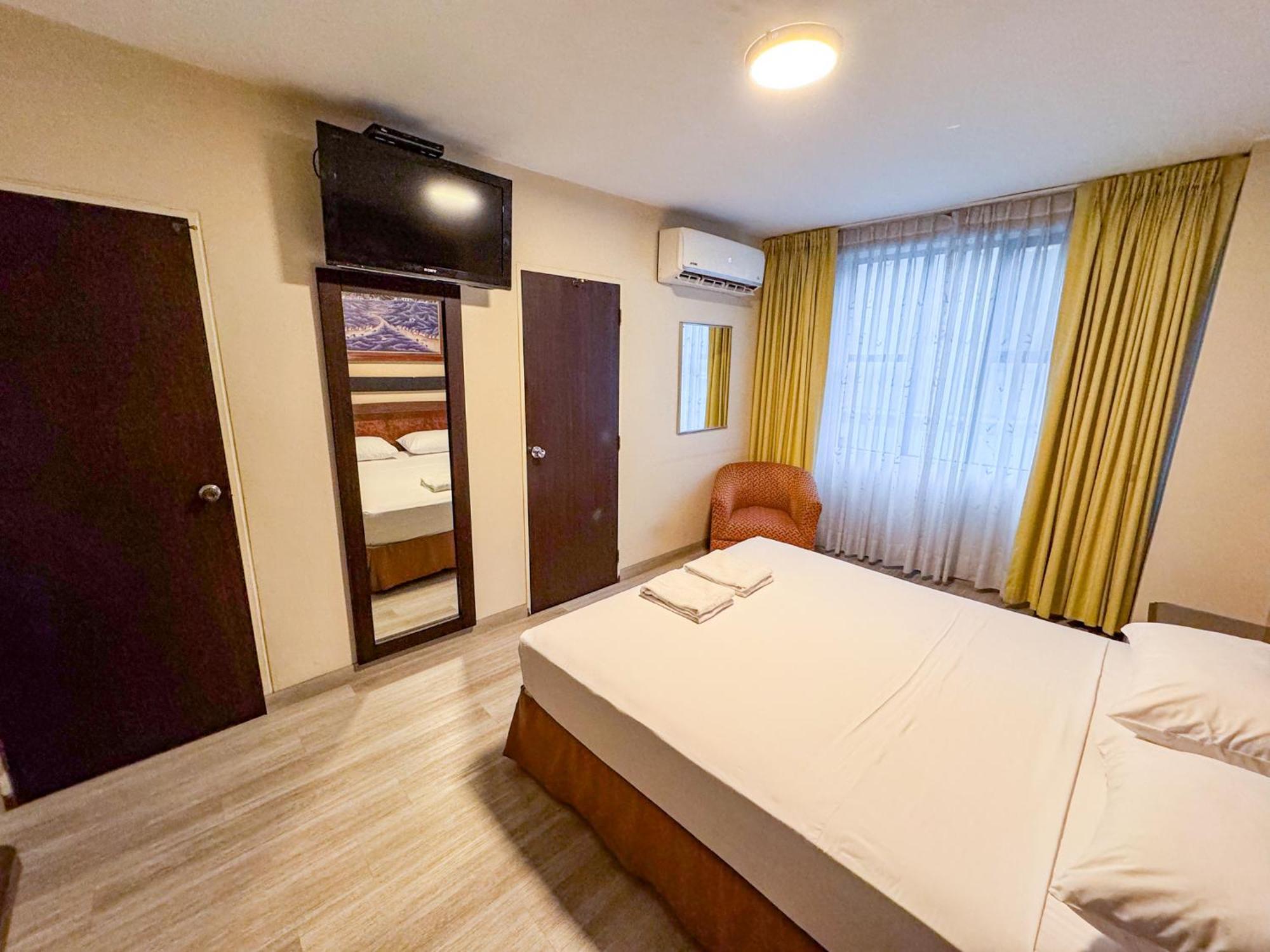 Gh Alexander Hotel جواياكيل المظهر الخارجي الصورة
